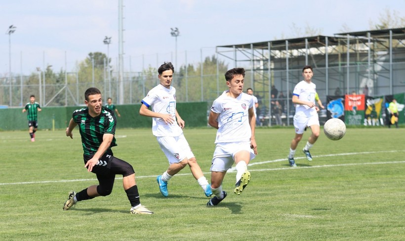 Kocaelispor - Mustafakemalpaşaspor maçının fotoğrafları - Resim: 36
