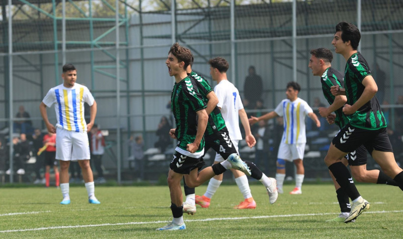 Kocaelispor - Belediye Derincespor U-19 maçının fotoğrafları - Resim: 28