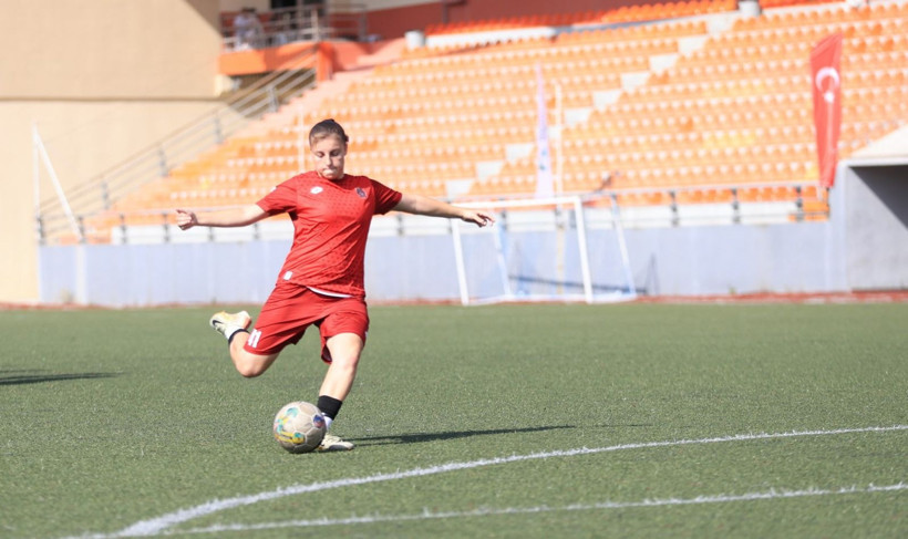 Kocaeli Kadın Futbol Kulübü – Arapçeşme maçı fotoğraf galerisi - Resim: 2