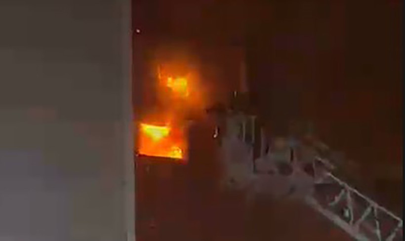 Yangın çıkan tekstil deposu kullanılamaz hale geldi - Resim : 1