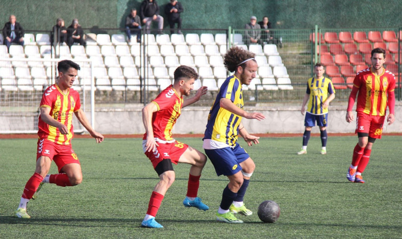 Karamürselspor'un Karasu’yu farklı devirdiği maçın fotoğrafları - Resim: 59