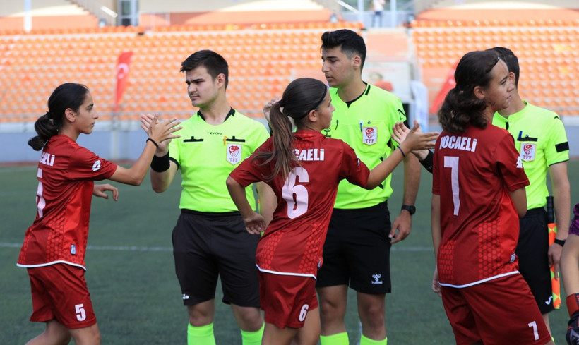 Kocaeli Kadın Futbol Kulübü – Arapçeşme maçı fotoğraf galerisi - Resim: 25