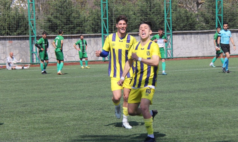 Karamürselspor - Çayırovaspor maçının fotoğrafları - Resim: 31