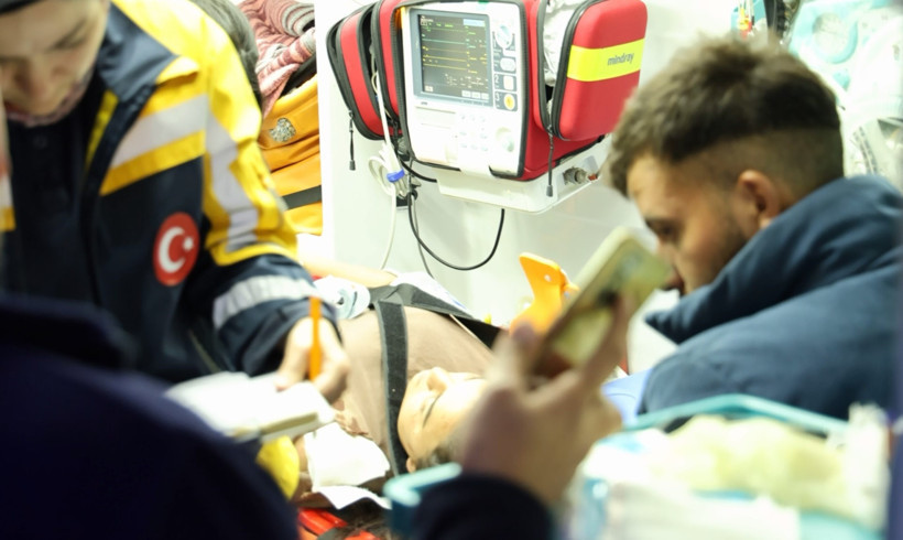 Şarampole devrilen aracın sürücüsü alkollü ve ehliyetsiz çıktı! - Resim : 1