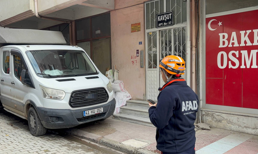 Görünce şaşkına döndü... Odanın içi betonla doldu! - Resim : 3