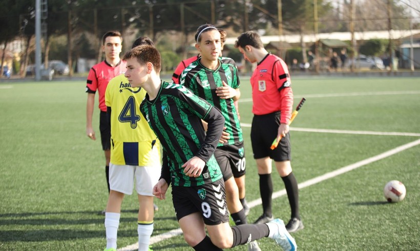 Kocaelispor - Fenerbahçe U-14 maçının fotoğrafları - Resim: 11