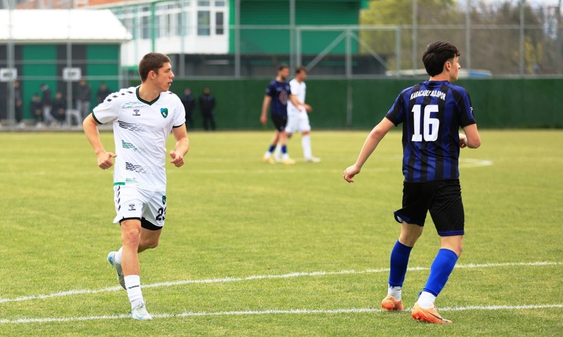 Kocaelispor - Karacabey Belediyespor U-19 maçının fotoğrafları - Resim: 68