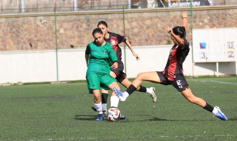 Bizim kızlar derbiyi bekliyor! - Resim : 5