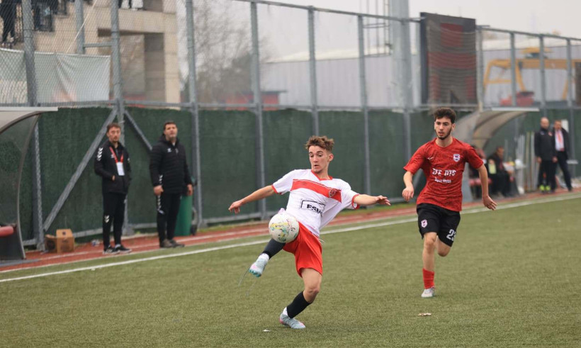 Lider Kullarspor U-17, Pendik’e plakayı yazdırdı! “4-1” - Resim : 1