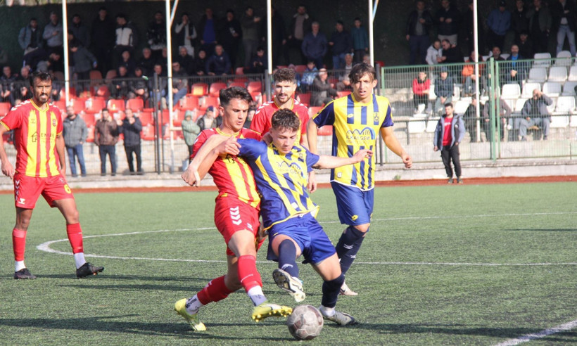 Karamürselspor'un Karasu’yu farklı devirdiği maçın fotoğrafları - Resim: 50