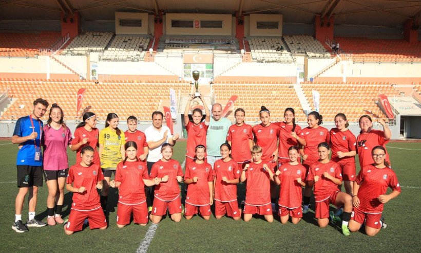 Kocaeli Kadın Futbol Kulübü, Türkiye şampiyonasında! “10-0” - Resim : 6