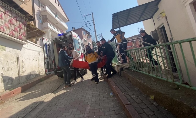 Tabancayla oynarken kendini vurdu! - Resim : 1