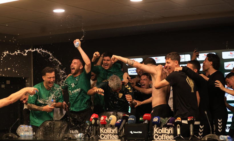 İsmet Taşdemir’den unutamayacağı basın toplantısı! Nasıl ıslandı belli değil! - Resim: 29