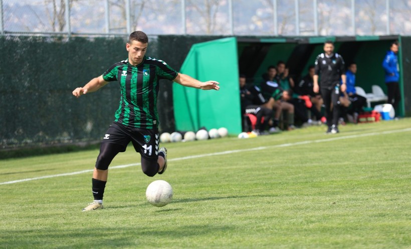 Kocaelispor - Mustafakemalpaşaspor maçının fotoğrafları - Resim: 35