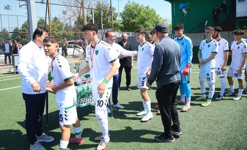 Kocaelispor U-17 için kupa ve madalya töreni düzenlendi - Resim: 10