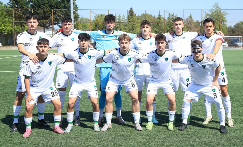 Kocaelispor U-17 sezonu galibiyetle tamamladı! “4-1” - Resim : 8