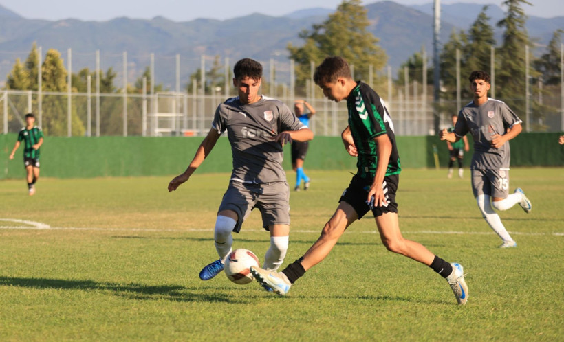 Kocaelispor - Pendikspor U-19 maçı fotoğraf galerisi - Resim: 33