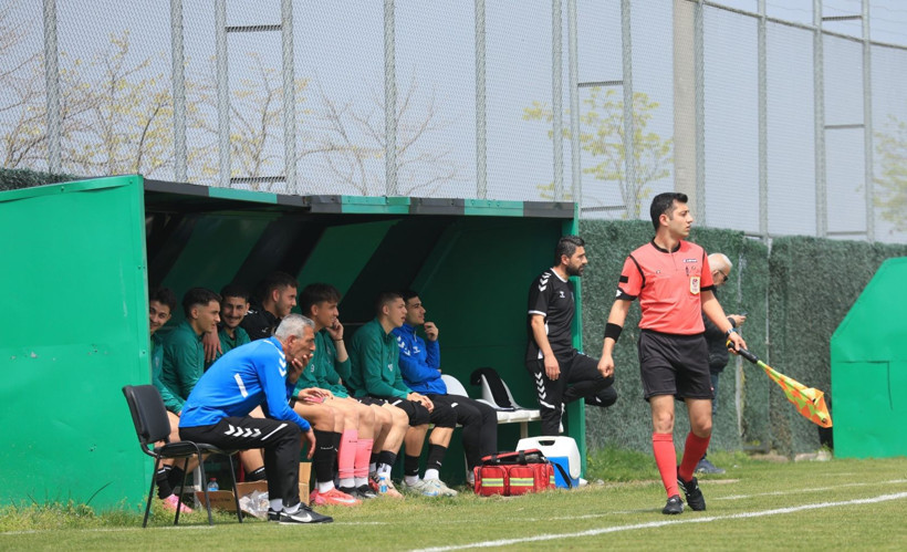 Kocaelispor - Belediye Derincespor U-19 maçının fotoğrafları - Resim: 23