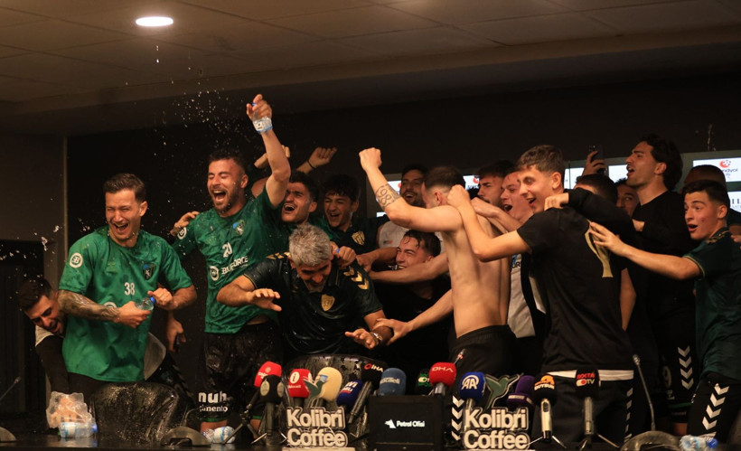 İsmet Taşdemir’den unutamayacağı basın toplantısı! Nasıl ıslandı belli değil! - Resim: 32