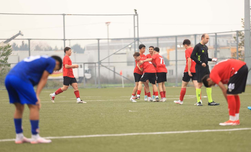 Kullarspor U-16, Pendik’in gözünün yaşına bakmadı “2-0” - Resim : 2