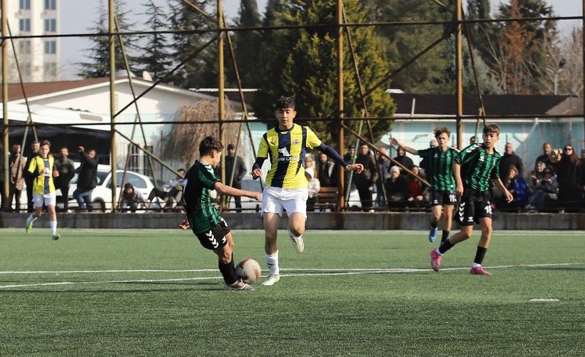 Kocaelispor - Fenerbahçe U-14 maçının fotoğrafları - Resim: 23