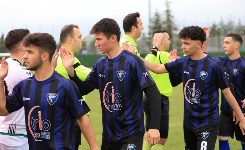 Kocaelispor - Karacabey Belediyespor U-19 maçının fotoğrafları - Resim: 9