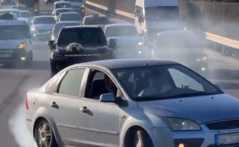 Düğün konvoyunda attığı drift pahalıya patladı! - Resim : 3
