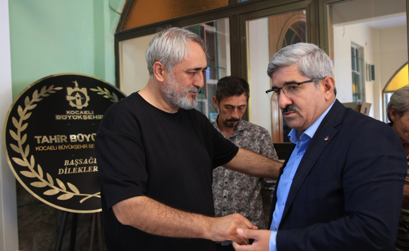 Murat Aydın, babasını son yolculuğuna uğurladı - Resim : 11