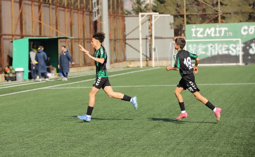 Kocaelispor - Fenerbahçe U-14 maçının fotoğrafları - Resim: 30