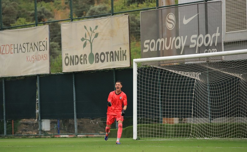 Kocaelispor - Mustafakemalpaşa U-19 maçının penaltı heyecanı Foto Galeri - Resim: 20