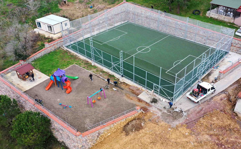 Kocaeli Büyükşehir Belediyesi’nden Eşme Ahmediye’ye halı saha - Resim : 2