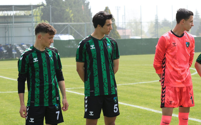 Kocaelispor - Belediye Derincespor U-19 maçının fotoğrafları - Resim: 13