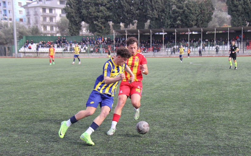 Karamürselspor'un Karasu’yu farklı devirdiği maçın fotoğrafları - Resim: 20