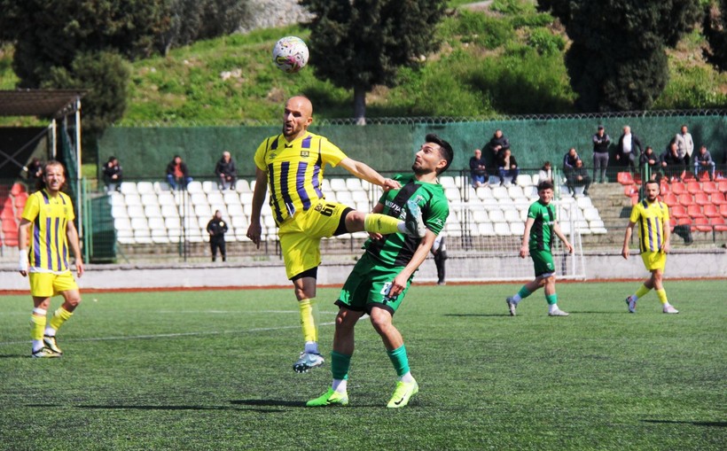 Karamürselspor - Çayırovaspor maçının fotoğrafları - Resim: 46