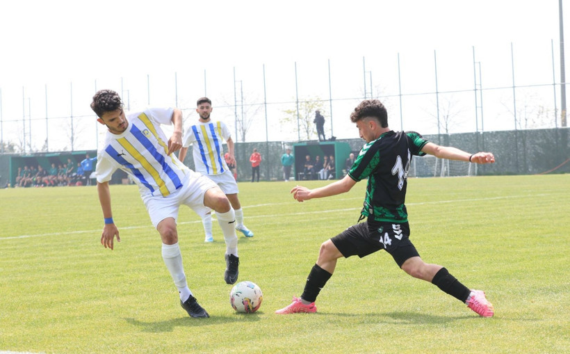 Kocaelispor - Belediye Derincespor U-19 maçının fotoğrafları - Resim: 72