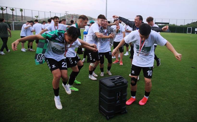 Kocaelispor U-19’da büyük coşku… Şampiyonluk bizim kupa bizim! Foto Galeri - Resim: 55