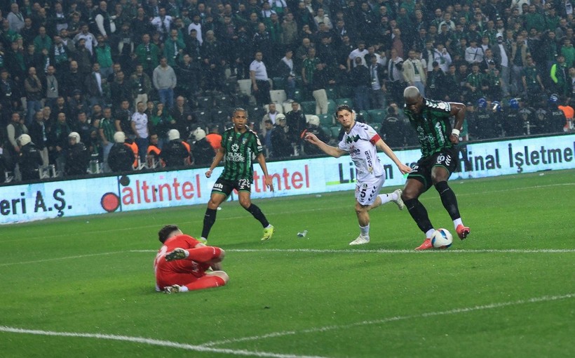 Kocaelispor – Sakarya maçının saha içi fotoğrafları - Resim: 23
