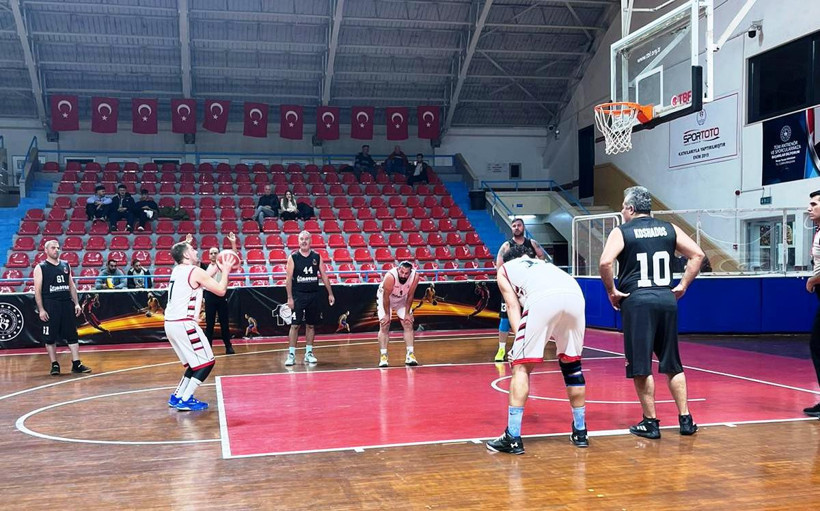 Körfez Gençlerbirliği, Koshados'u rahat geçti... "70-48" - Resim : 1