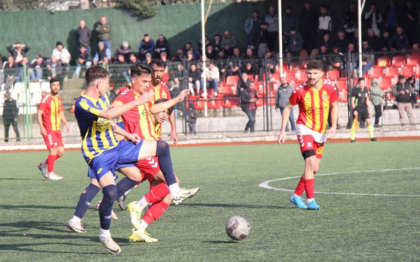 Karamürselspor'un Karasu’yu farklı devirdiği maçın fotoğrafları - Resim: 47
