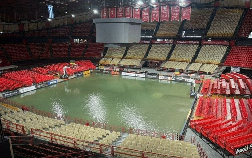 Olympiakos - Fenerbahçe Beko maçı ertelendi... Salonu su bastı! - Resim : 1