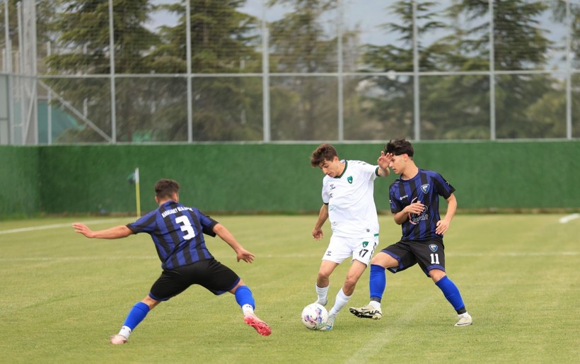 Kocaelispor - Karacabey Belediyespor U-19 maçının fotoğrafları - Resim: 25