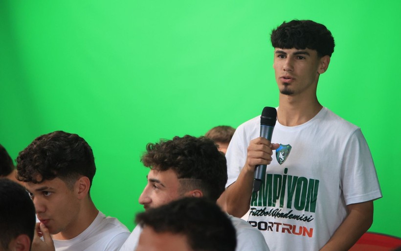 Kocaelispor U-19 Nokta TV stüdyolarında - Foto Galeri- - Resim: 55
