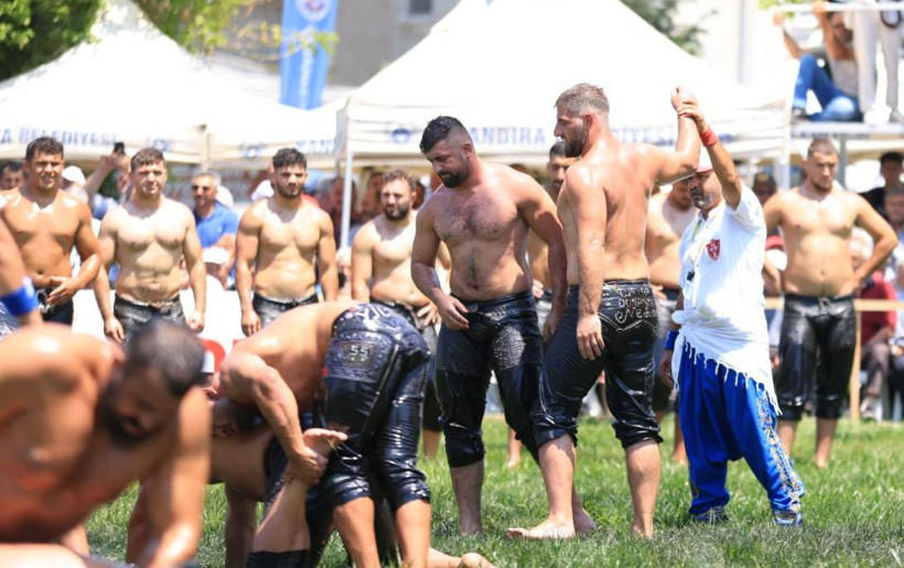 Namazgah Güreşleri inanılmaz yenişlerle başladı - Resim : 1