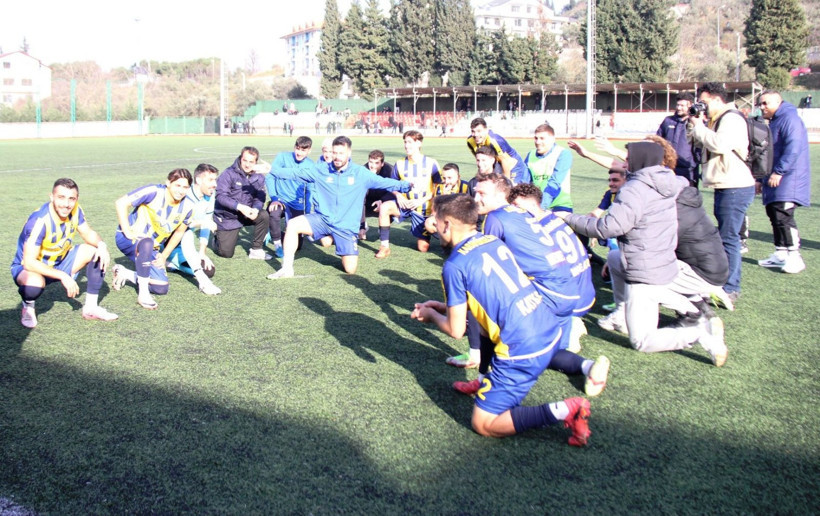 Karamürselspor'un Karasu’yu farklı devirdiği maçın fotoğrafları - Resim: 61