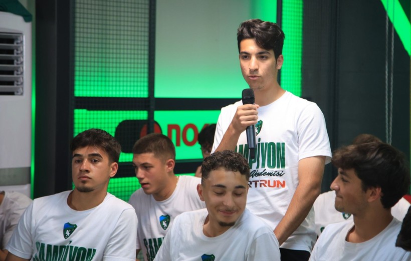 Kocaelispor U-19 Nokta TV stüdyolarında - Foto Galeri- - Resim: 47