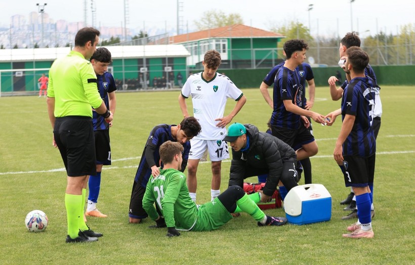 Kocaelispor - Karacabey Belediyespor U-19 maçının fotoğrafları - Resim: 78