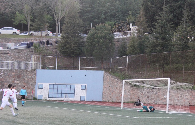 Nabızların çok yükseldiği maçta Derince ile Kavaklı 1-1 berabere kaldı - Resim : 1