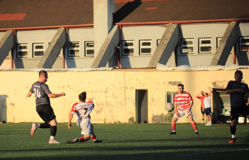 Körfez İlçesi Birlikspor – Başiskele Birlikspor maçının fotoğraf galerisi - Resim: 43