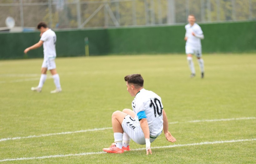 Kocaelispor - Karacabey Belediyespor U-19 maçının fotoğrafları - Resim: 77