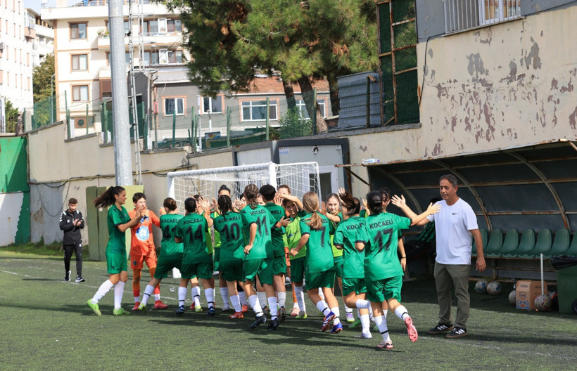 Bizim kızlar derbiyi bekliyor! - Resim : 6